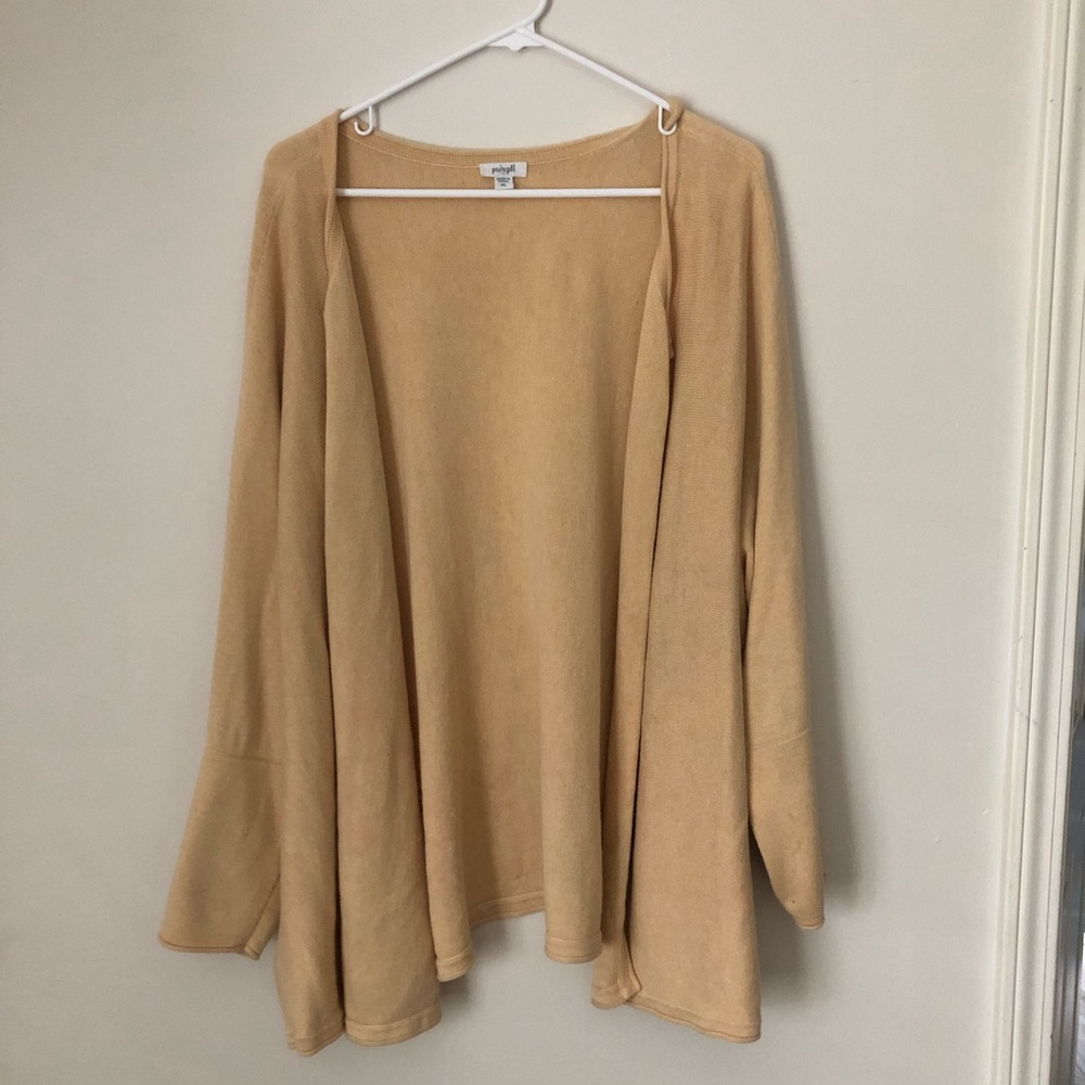 Oversized pastel yellow cardi